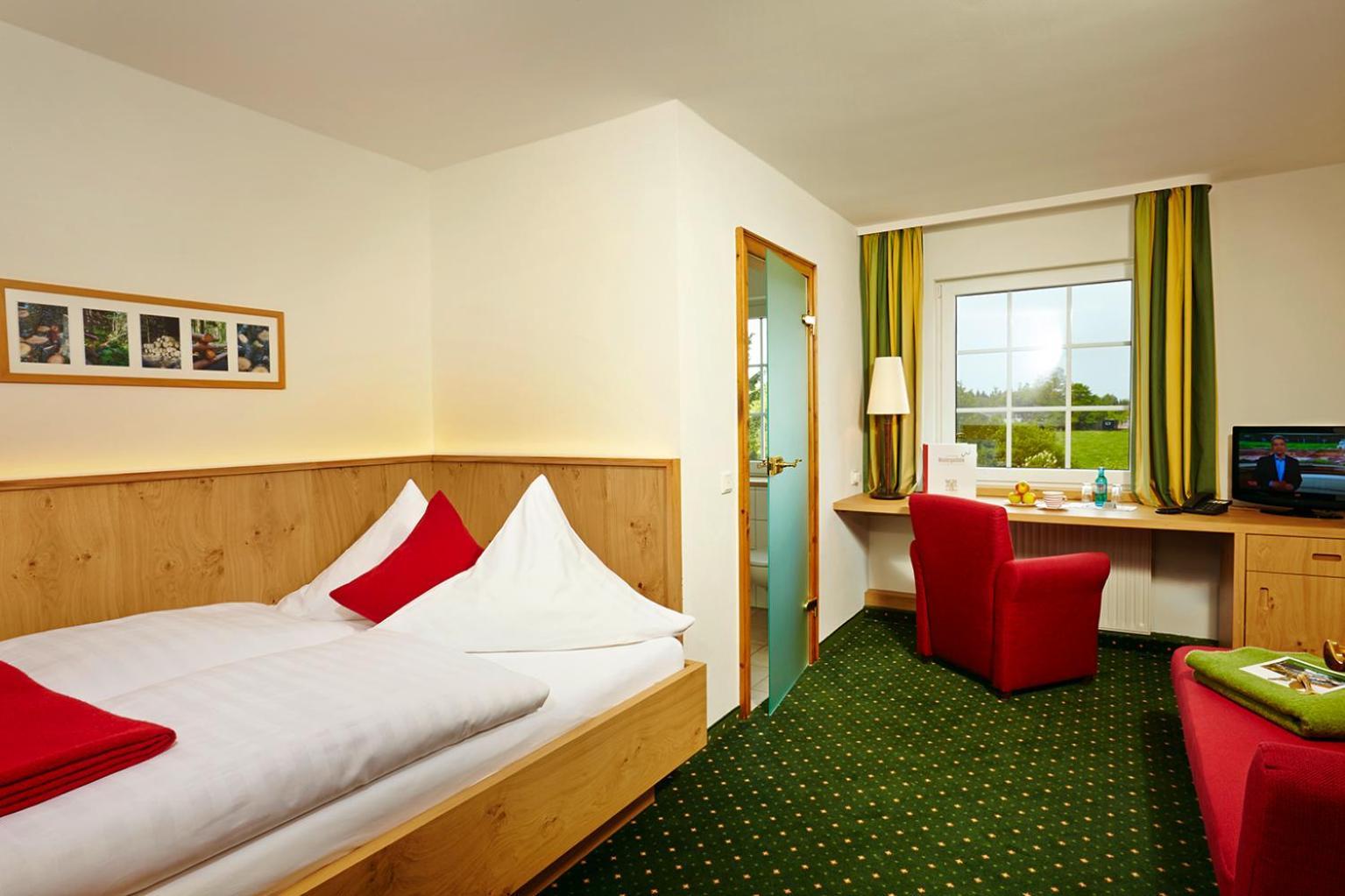 Hotel Waldhaus Foeckinghausen Bestwig Exterior photo